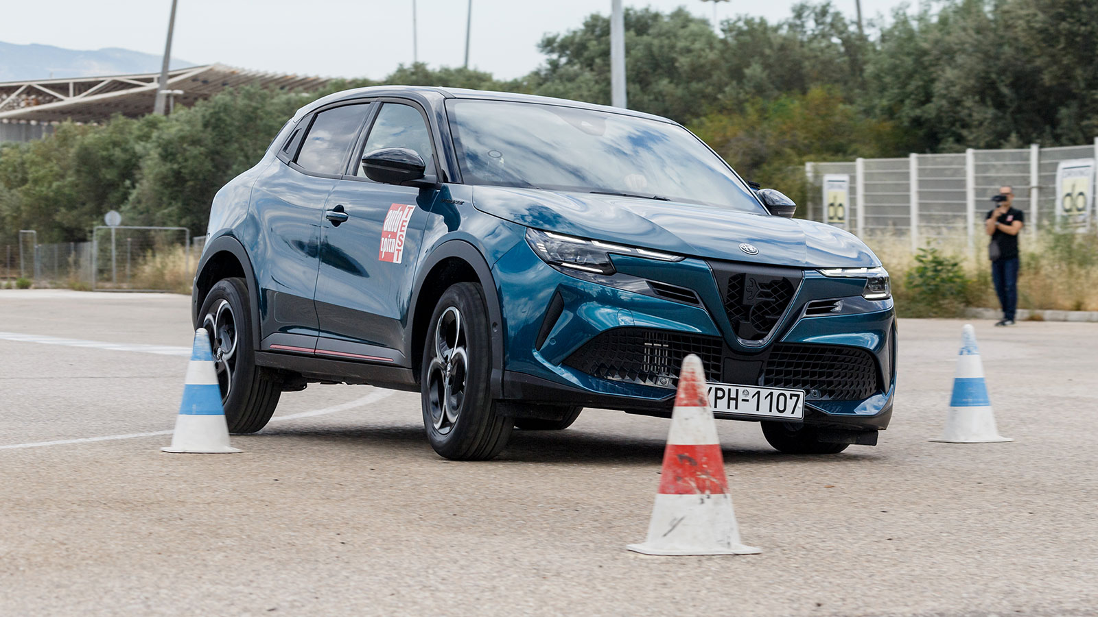 H Alfa Romeo με τις Tonale και Junior και μέσα από το τεστ αποφυγής κινδύνου, αποδεικνύει για άλλη μια φορά πως ξέρει να φτιάχνει αυτοκίνητα που στρίβ